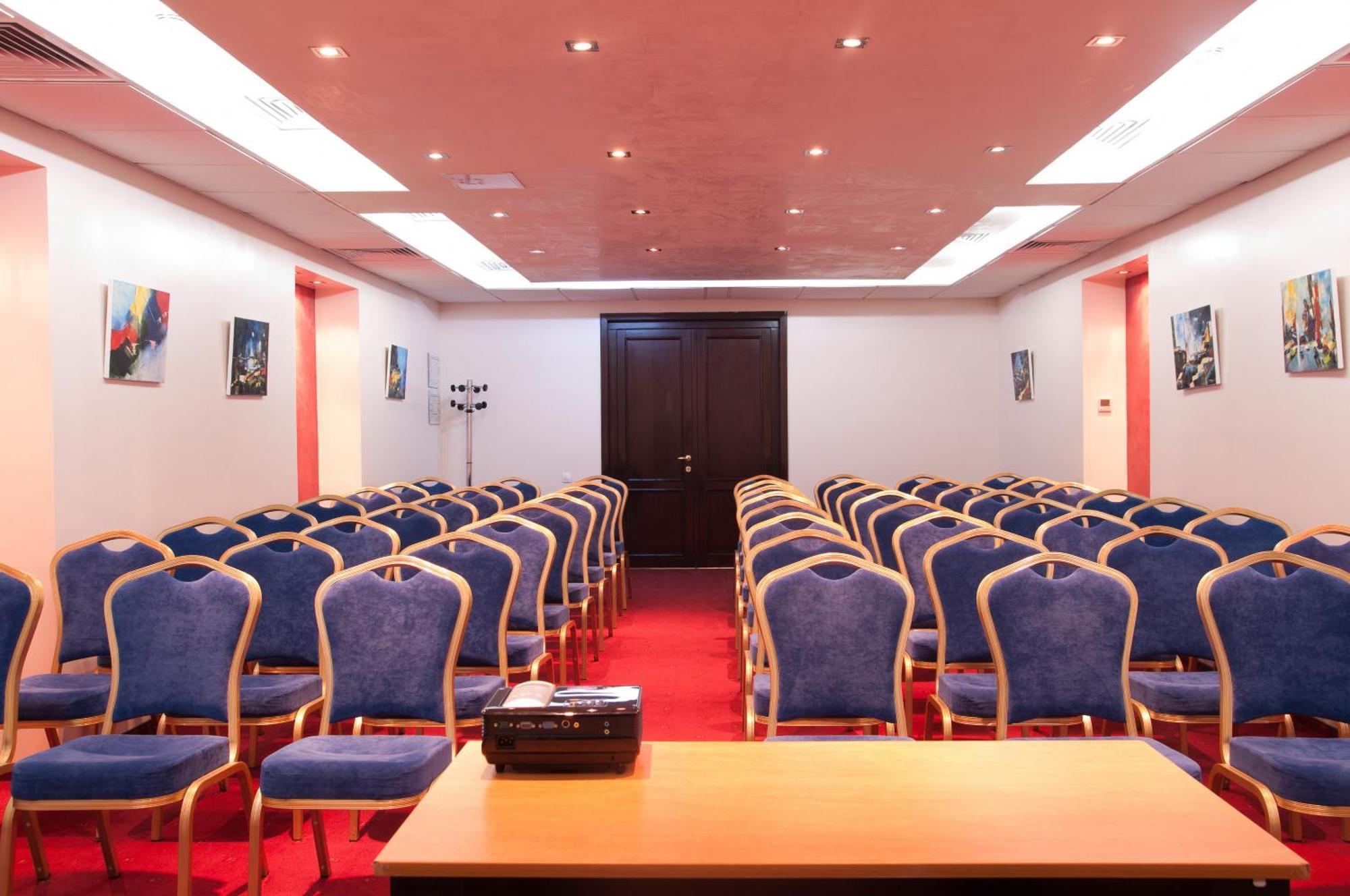 Hotel Rapsodia City Center Botosani Exterior photo
